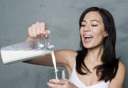 月經期喝牛奶好嗎？月經期可以喝牛奶嗎